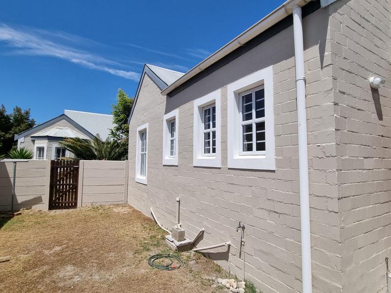 To Let 2 Bedroom Property for Rent in Oakglen Western Cape